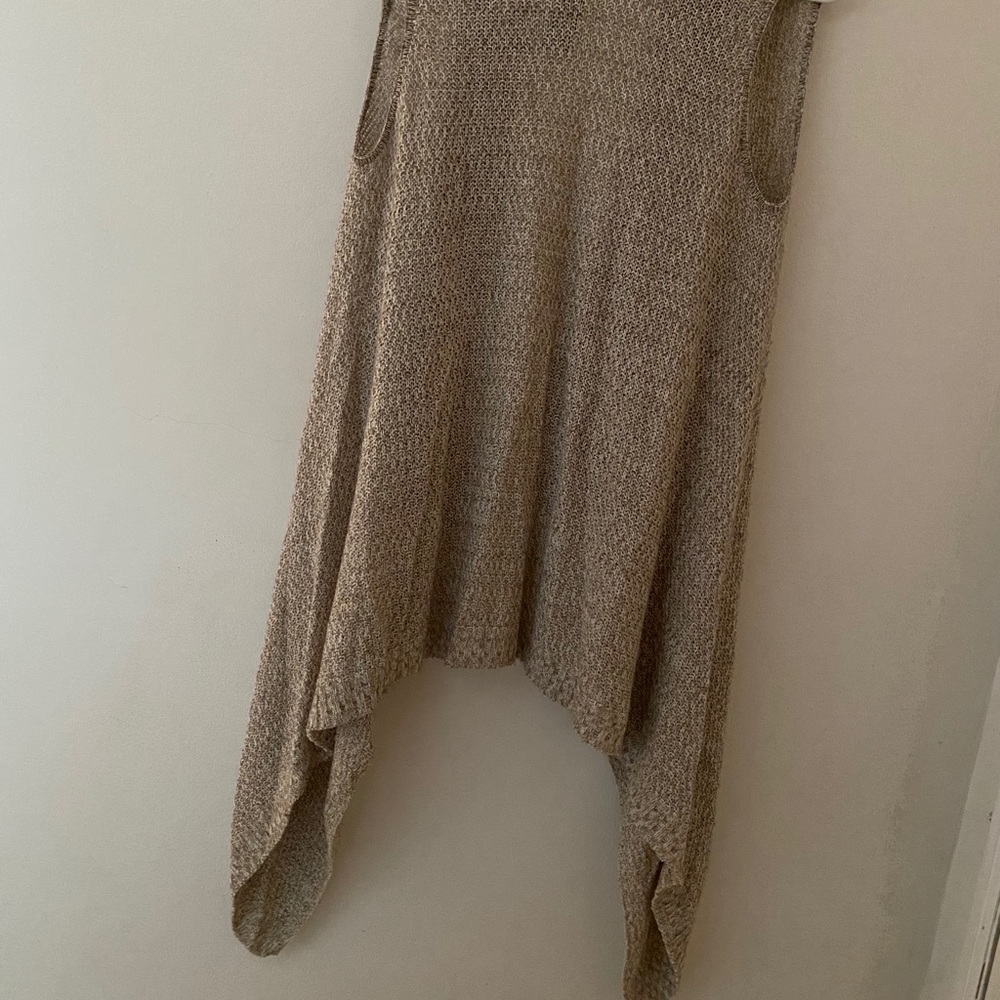 Absolutely Sleeveless Cardigan - Picture 3 of 3